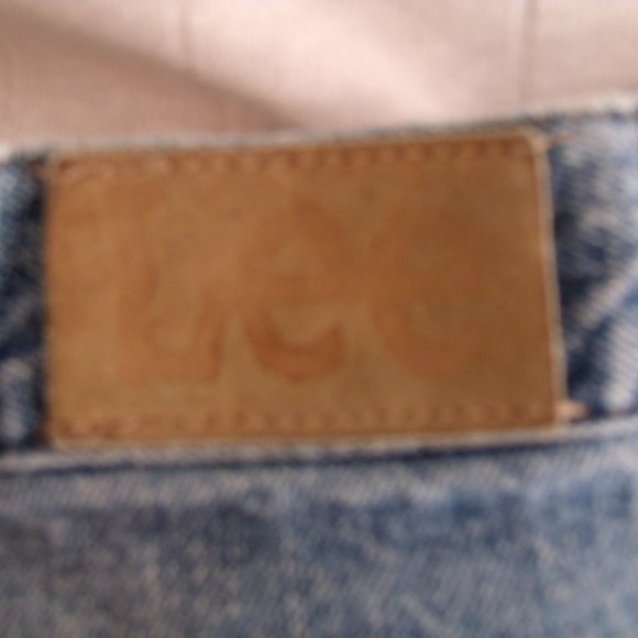 9 Petite Distressed Lee Cutoff Jean Shorts - Picture 6 of 6